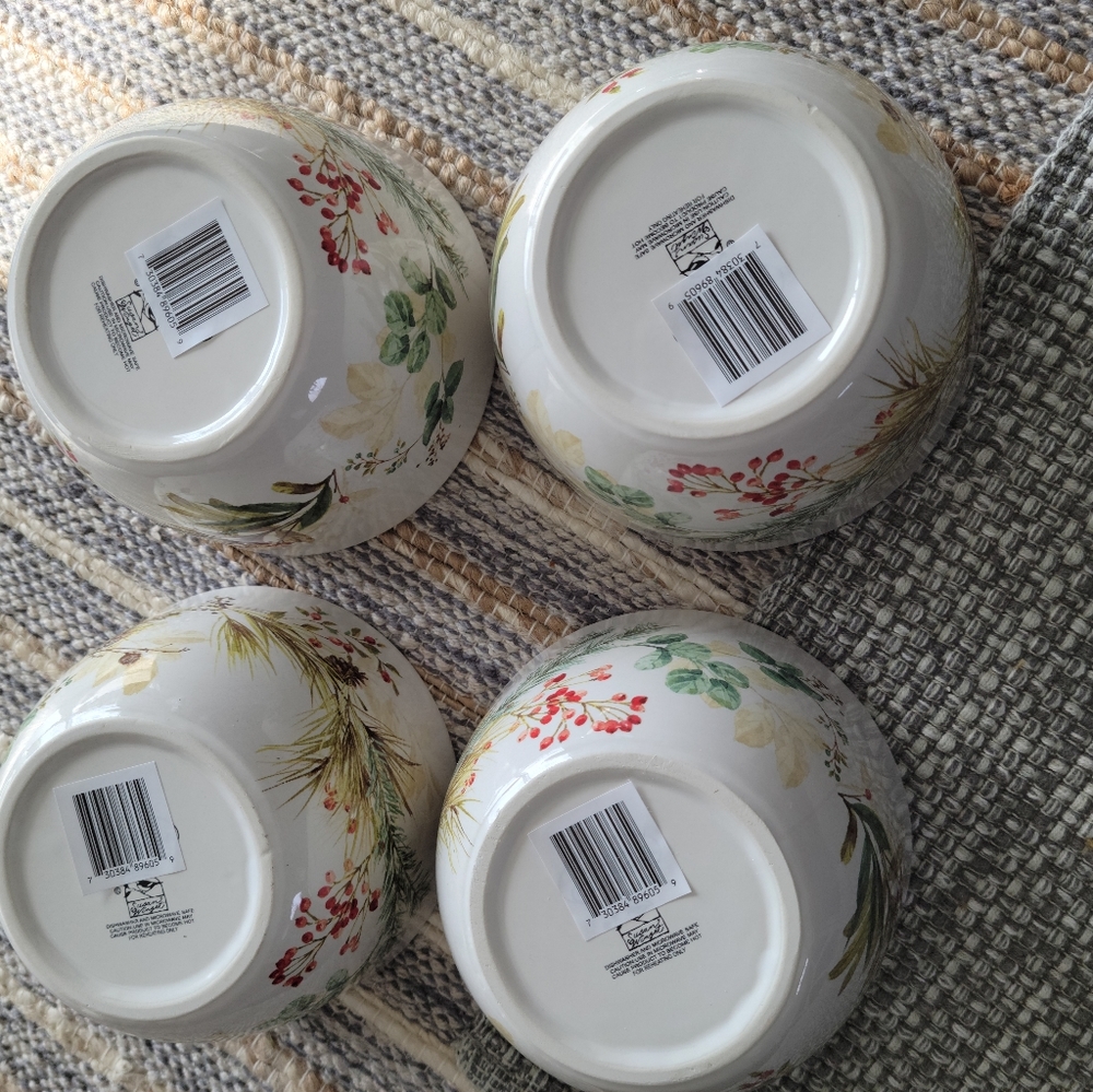 NWOT Set of 4 Bowls Christmas Story - Picture 6 of 6